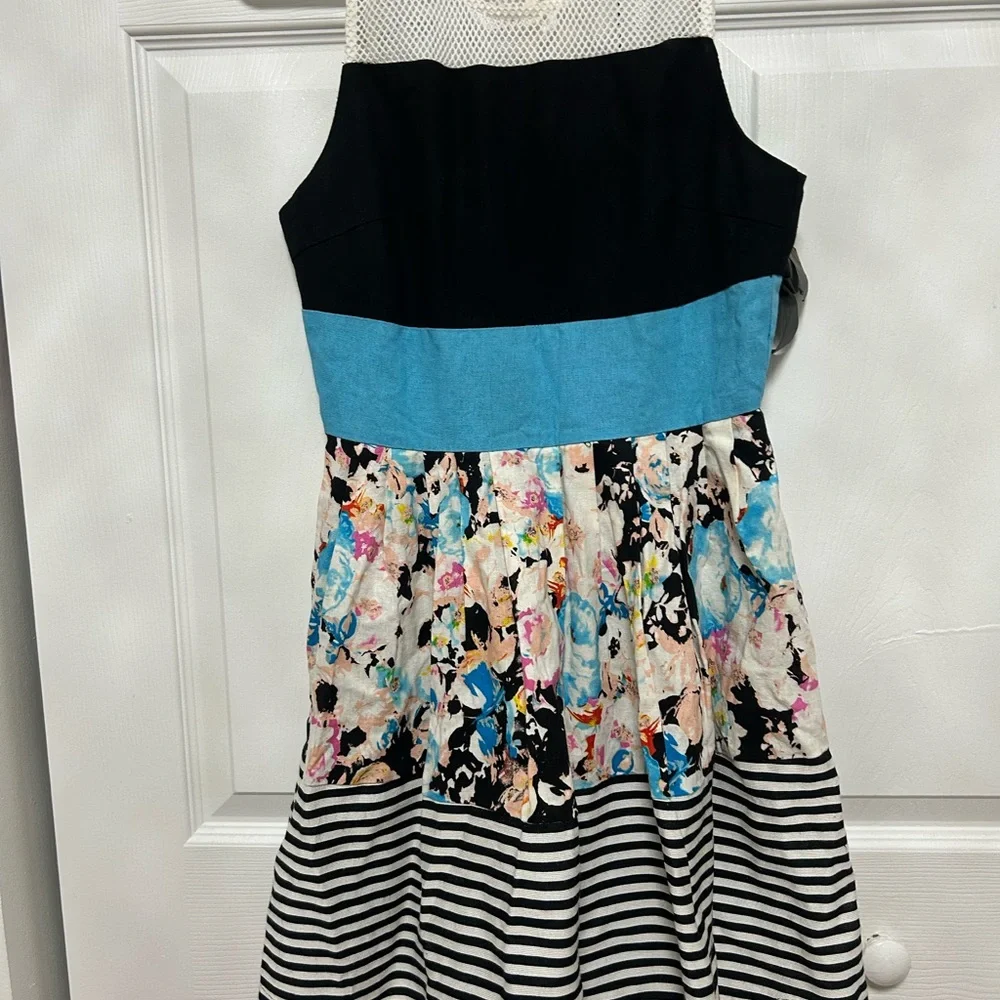 Dress - Picture 10 of 11